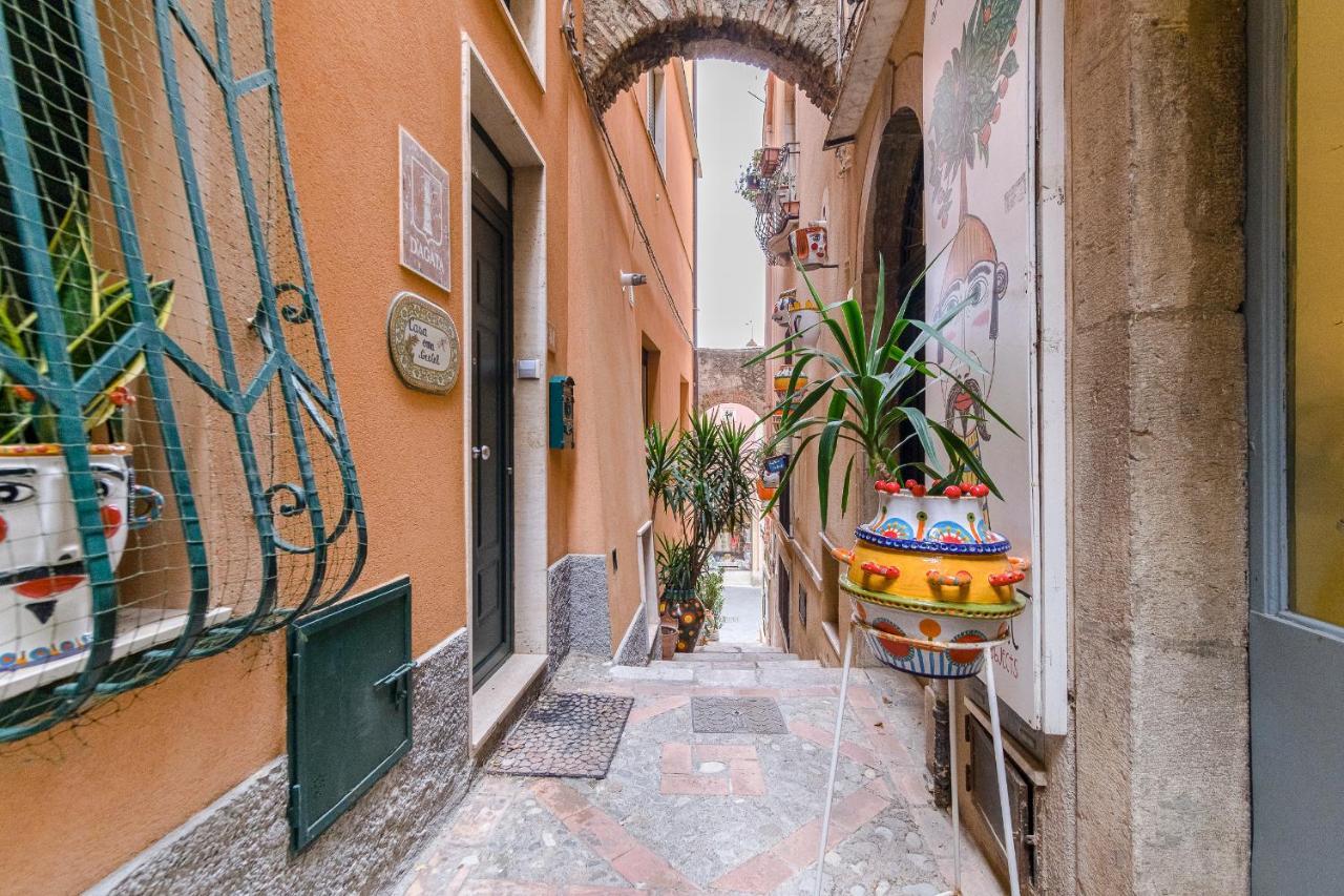 Elegant Apartment In Taormina Exteriör bild